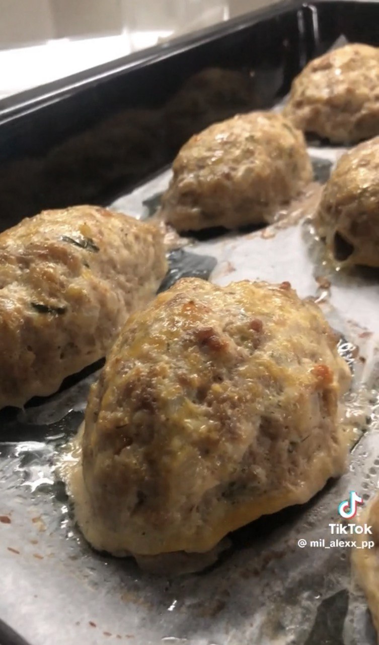 Смажити не потрібно: як приготувати смачні котлети по-німецьки (відео)